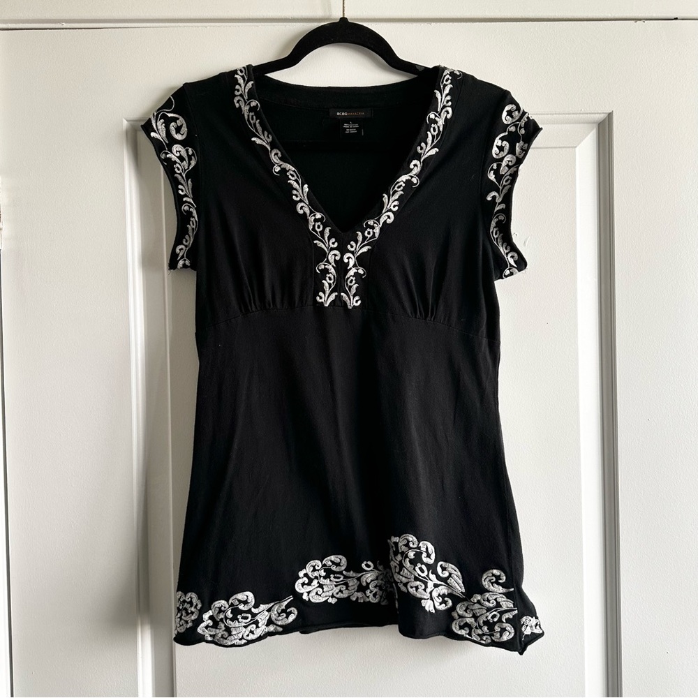 BCBGMaxazria and White Embroidered Babydoll Top Y2K